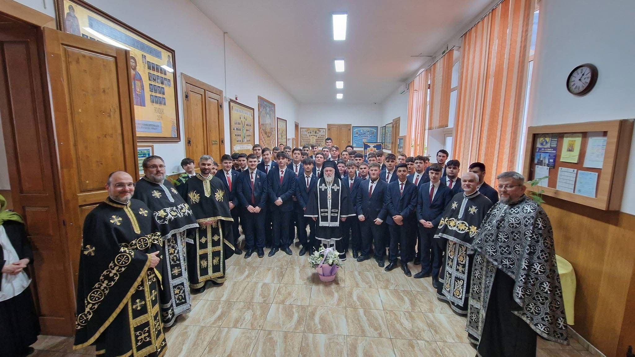 𝐉𝐨𝐢, 𝟐 𝐚𝐩𝐫𝐢𝐥𝐢𝐞 𝟐𝟎𝟐𝟔 – Liturghia Darurilor mai înainte sfințite la Seminarul Teologic din Tulcea